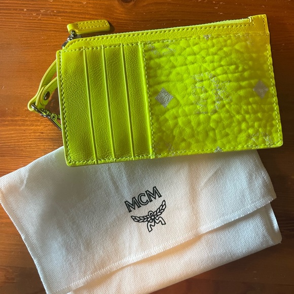 NEW AUTHENTIC MCM Visetos Coated Canvas Lanyard Card Holder - Picture 4 of 7